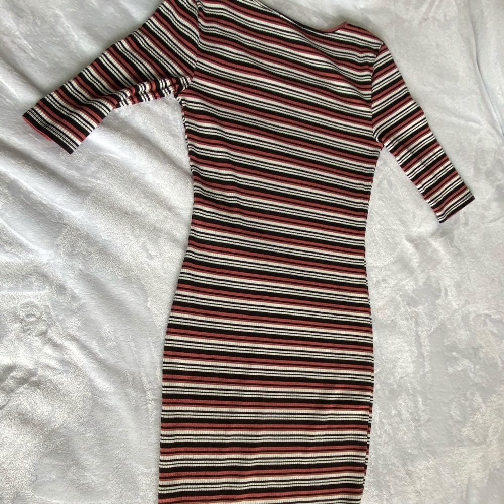 Mid sleeve length dress